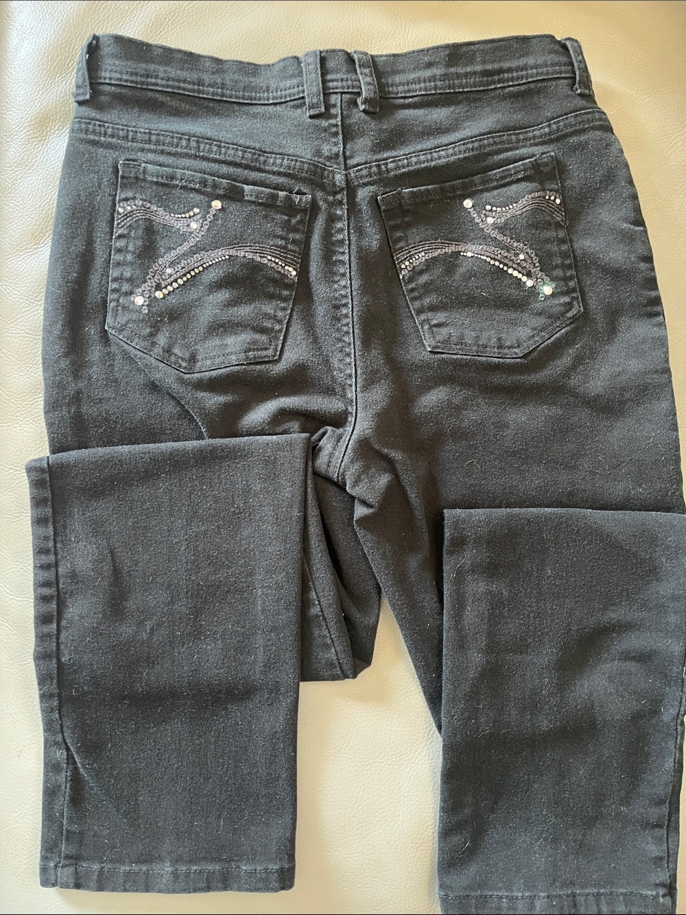 Gloria Vanderbilt Black Straight-Leg Jeans with Sequin Pocket Detail